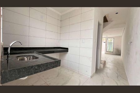 Casa à venda com 65m², 2 quartos e 1 vaga