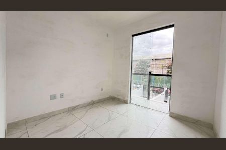 Casa à venda com 65m², 2 quartos e 1 vaga