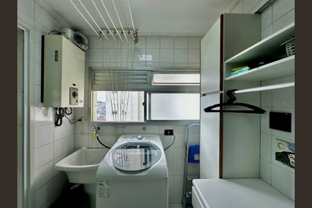 Apartamento à venda com 69m², 3 quartos e 1 vagaÁrea de Serviço