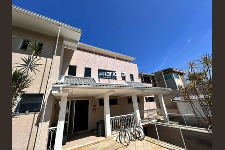 Casa de condomínio à venda com 720m², 5 quartos e 4 vagas