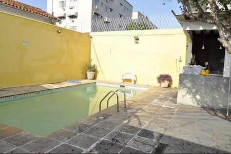 Casa à venda com 260m², 4 quartos e 6 vagasÁrea comum