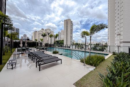 Studio à venda com 71m², 2 quartos e 1 vaga Studio à venda com 71m², 2 quartos e 1 vagaÁrea comum - Piscina