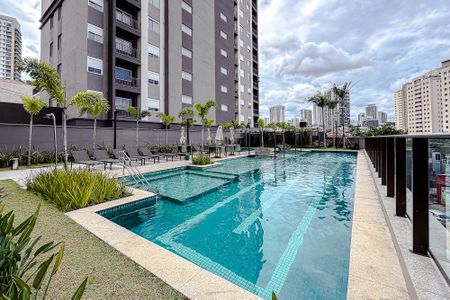Studio à venda com 71m², 2 quartos e 1 vaga Studio à venda com 71m², 2 quartos e 1 vagaÁrea comum - Piscina