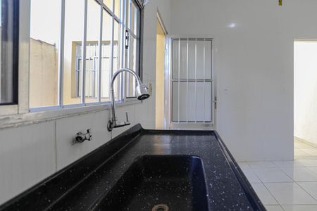 Casa para alugar com 170m², 2 quartos e 6 vagasCozinha