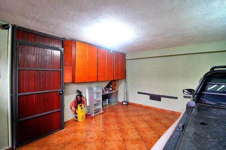 Casa à venda com 193m², 2 quartos e 2 vagas