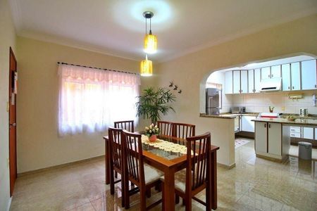 Casa à venda com 193m², 2 quartos e 2 vagas