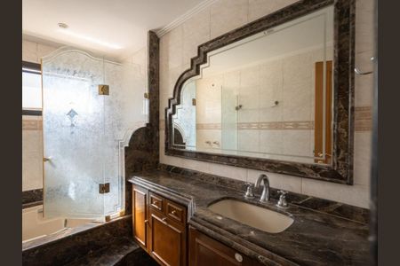 Apartamento à venda com 378m², 4 quartos e 5 vagasBanheiro 