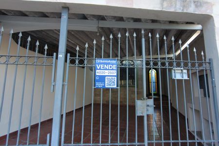 Casa à venda com 144m², 3 quartos e 2 vagasFachada