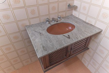 Casa à venda com 144m², 3 quartos e 2 vagasBanheiro