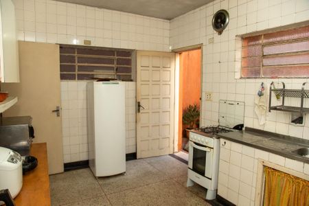 Casa à venda com 167m², 4 quartos e 3 vagas Casa à venda com 167m², 4 quartos e 3 vagasCozinha