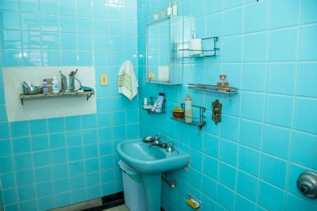 Casa à venda com 167m², 4 quartos e 3 vagas Casa à venda com 167m², 4 quartos e 3 vagasBanheiro 1