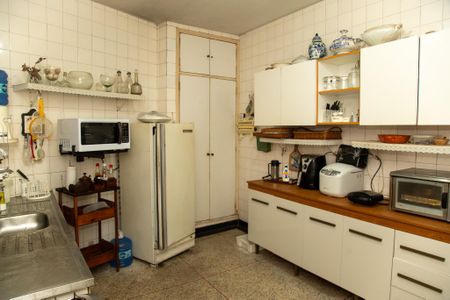 Casa à venda com 167m², 4 quartos e 3 vagas Casa à venda com 167m², 4 quartos e 3 vagasCozinha