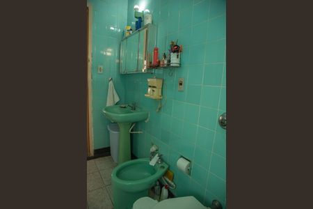 Casa à venda com 167m², 4 quartos e 3 vagas Casa à venda com 167m², 4 quartos e 3 vagasBanheiro 2