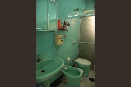 Casa à venda com 167m², 4 quartos e 3 vagas Casa à venda com 167m², 4 quartos e 3 vagasBanheiro 2