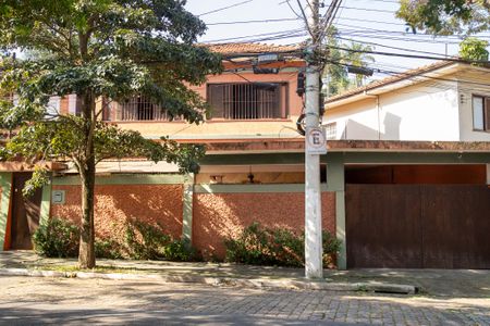 Casa à venda com 167m², 4 quartos e 3 vagas Casa à venda com 167m², 4 quartos e 3 vagasFachada