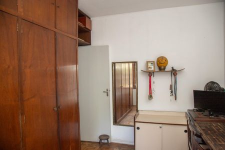 Casa à venda com 167m², 4 quartos e 3 vagas Casa à venda com 167m², 4 quartos e 3 vagasQuarto 1