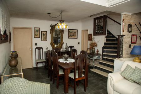 Casa à venda com 167m², 4 quartos e 3 vagas Casa à venda com 167m², 4 quartos e 3 vagasSala de Jantar