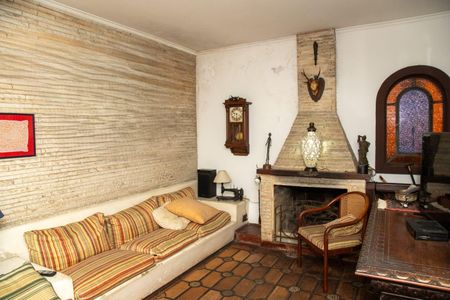 Casa à venda com 167m², 4 quartos e 3 vagas Casa à venda com 167m², 4 quartos e 3 vagasSala