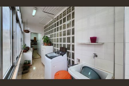 Apartamento para alugar com 163m², 3 quartos e 1 vagaÁrea de Serviço