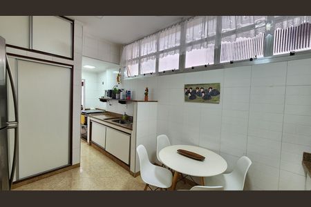 Apartamento para alugar com 163m², 3 quartos e 1 vagaCozinha