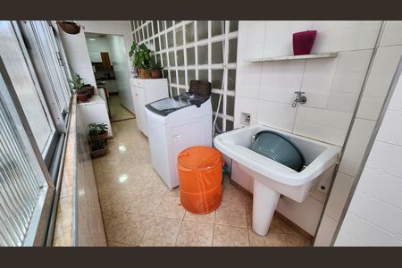 Apartamento para alugar com 163m², 3 quartos e 1 vagaÁrea de Serviço