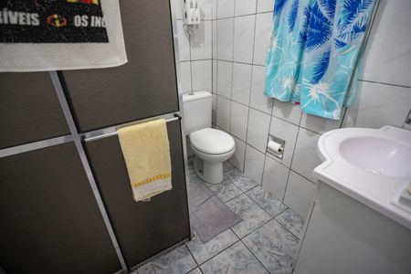 Casa à venda com 72m², 2 quartos e 2 vagas Casa à venda com 72m², 2 quartos e 2 vagasBanheiro