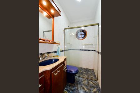 Casa à venda com 240m², 3 quartos e 3 vagasBanheiro Social