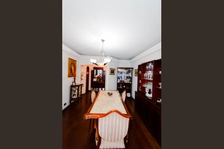 Casa à venda com 240m², 3 quartos e 3 vagasSala