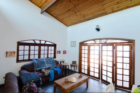 Casa à venda com 240m², 3 quartos e 3 vagasÁrea de Serviço