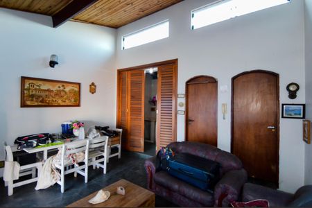 Casa à venda com 240m², 3 quartos e 3 vagasÁrea de Serviço