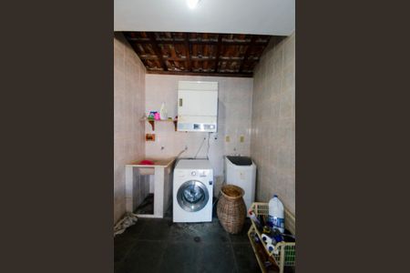 Casa à venda com 240m², 3 quartos e 3 vagasÁrea de Serviço