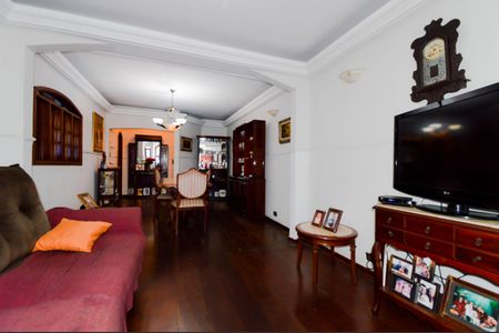 Casa à venda com 240m², 3 quartos e 3 vagasSala