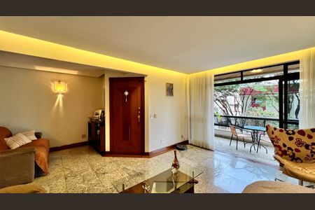 Apartamento à venda com 240m², 4 quartos e 3 vagasSala