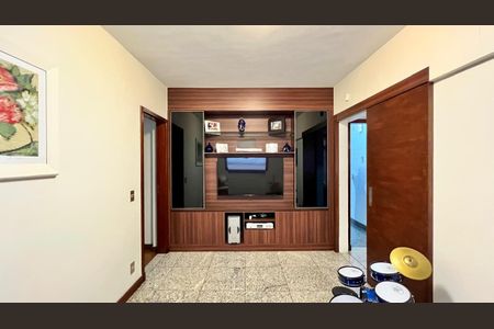 Apartamento à venda com 240m², 4 quartos e 3 vagasSala de TV