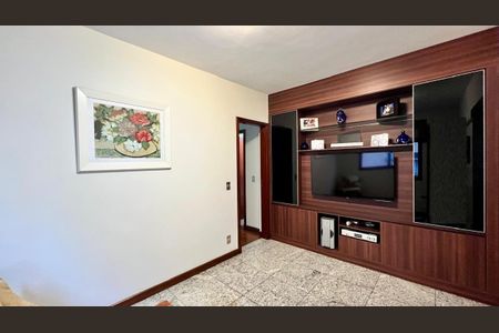 Apartamento à venda com 240m², 4 quartos e 3 vagasSala de TV