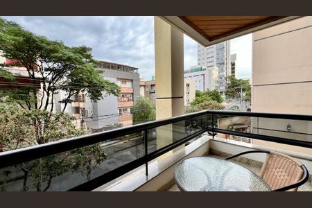 Apartamento à venda com 240m², 4 quartos e 3 vagasVaranda da Sala