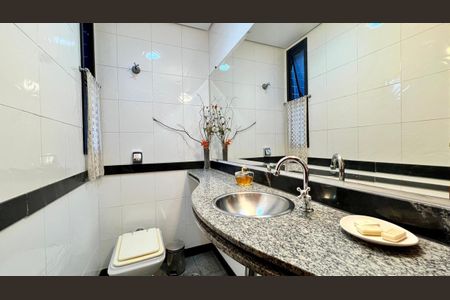 Apartamento à venda com 240m², 4 quartos e 3 vagasBanheiro