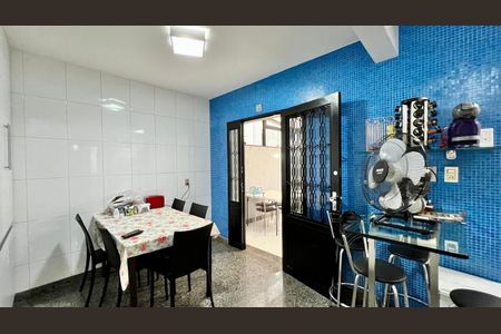 Apartamento à venda com 240m², 4 quartos e 3 vagasCozinha