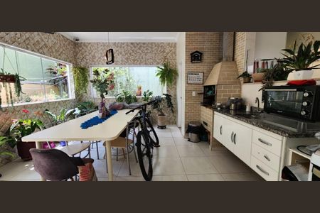 Casa à venda com 190m², 3 quartos e 6 vagas