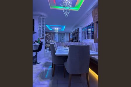 Casa à venda com 190m², 3 quartos e 6 vagas