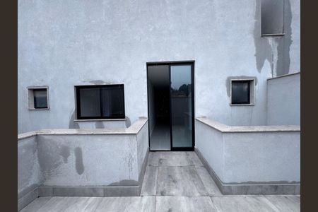 Casa de condomínio à venda com 510m², 5 quartos e 2 vagas Casa de condomínio à venda com 510m², 5 quartos e 2 vagasVaranda da Suíte 2