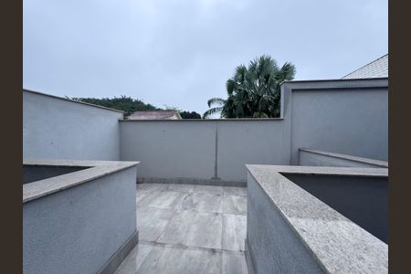 Casa de condomínio à venda com 510m², 5 quartos e 2 vagas Casa de condomínio à venda com 510m², 5 quartos e 2 vagasVaranda da Suíte 2