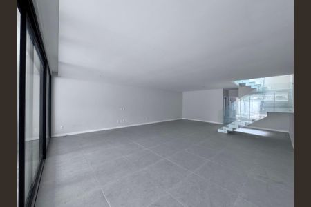 Sala 1 de casa de condomínio à venda com 5 quartos, 510m² em Barra da Tijuca, Rio de Janeiro