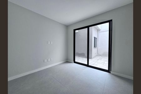 Casa de condomínio à venda com 510m², 5 quartos e 2 vagas Casa de condomínio à venda com 510m², 5 quartos e 2 vagasSuíte 4