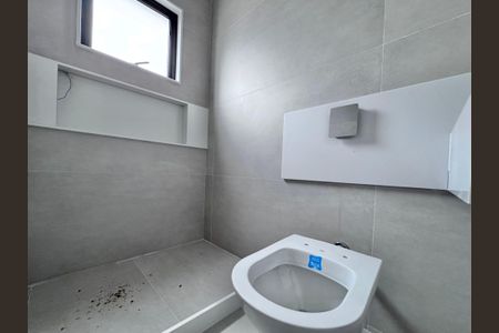 Casa de condomínio à venda com 510m², 5 quartos e 2 vagas Casa de condomínio à venda com 510m², 5 quartos e 2 vagasBanheiro da Suíte 3