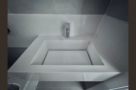 Casa de condomínio à venda com 510m², 5 quartos e 2 vagas Casa de condomínio à venda com 510m², 5 quartos e 2 vagasBanheiro da Suíte 4