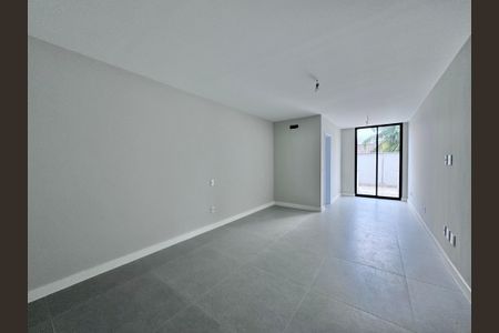 Casa de condomínio à venda com 510m², 5 quartos e 2 vagas Casa de condomínio à venda com 510m², 5 quartos e 2 vagasSuíte 2