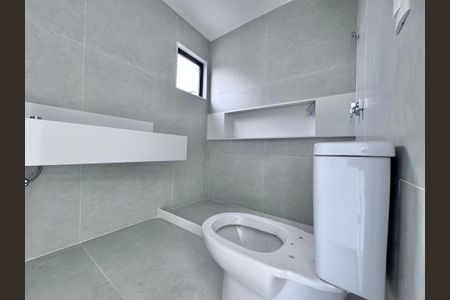 Casa de condomínio à venda com 510m², 5 quartos e 2 vagas Casa de condomínio à venda com 510m², 5 quartos e 2 vagasBanheiro