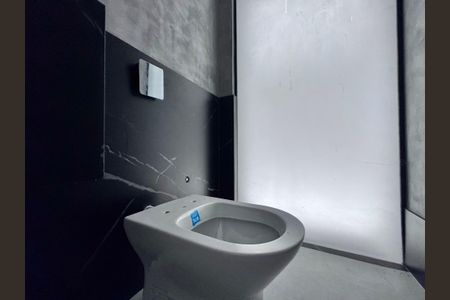 Casa de condomínio à venda com 510m², 5 quartos e 2 vagas Casa de condomínio à venda com 510m², 5 quartos e 2 vagasLavabo