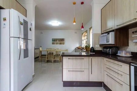 Casa à venda com 366m², 4 quartos e 6 vagas